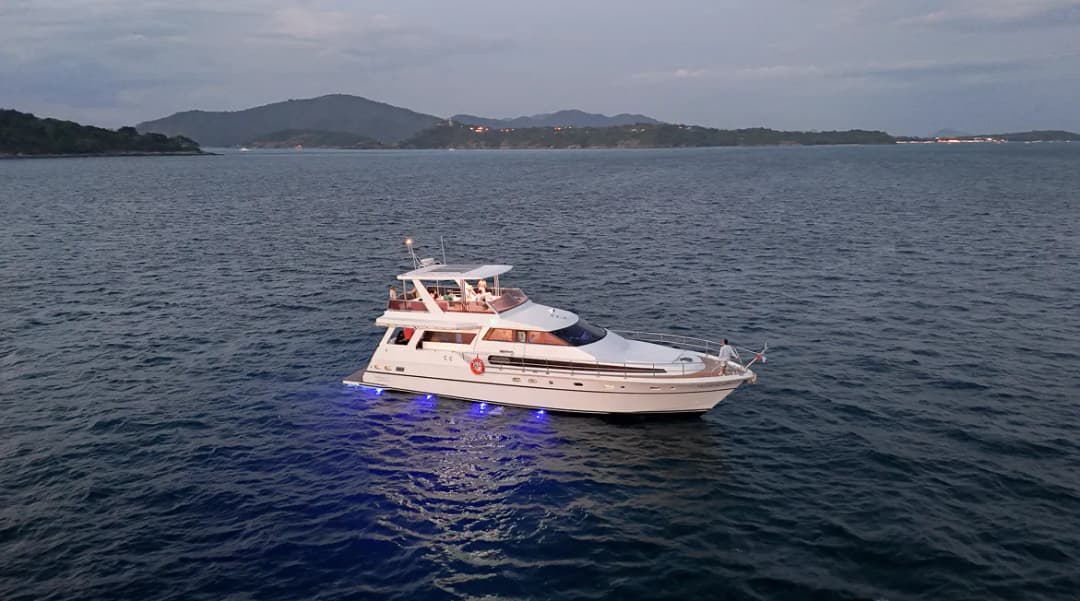 Ferretti 62FT - Cover