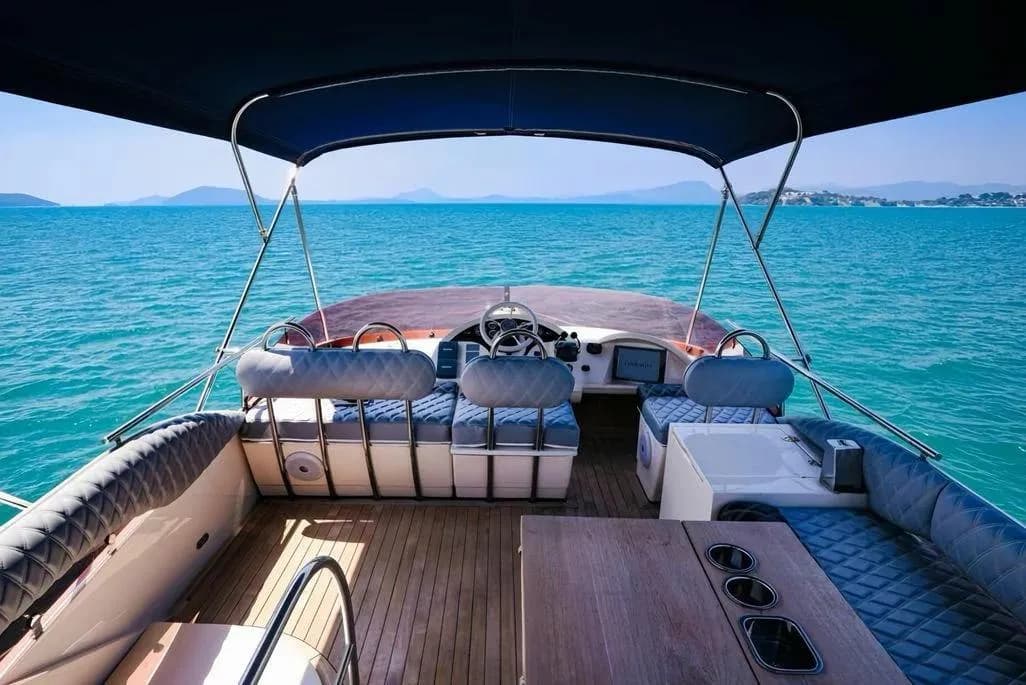Fairline - Image 9