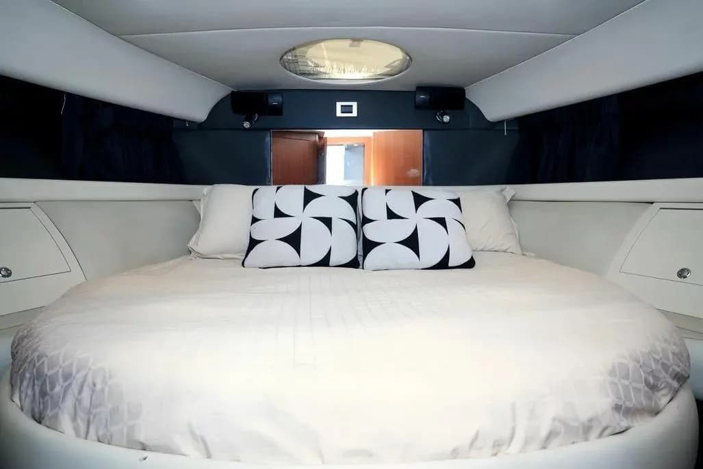 Fairline - Image 11