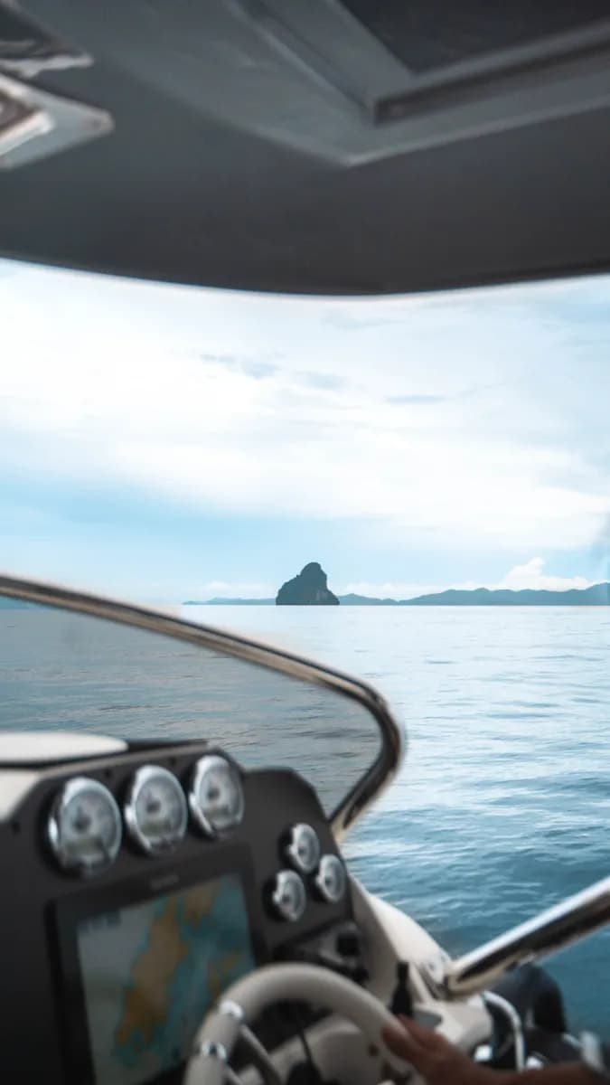 Luxury SpeedBoat 38ft - Image 12
