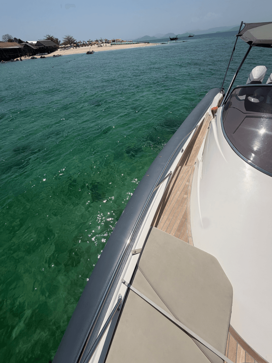 Luxury SpeedBoat 38ft - Image 3