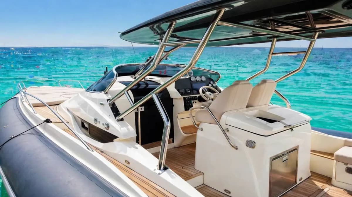 Luxury SpeedBoat 38ft - Image 7
