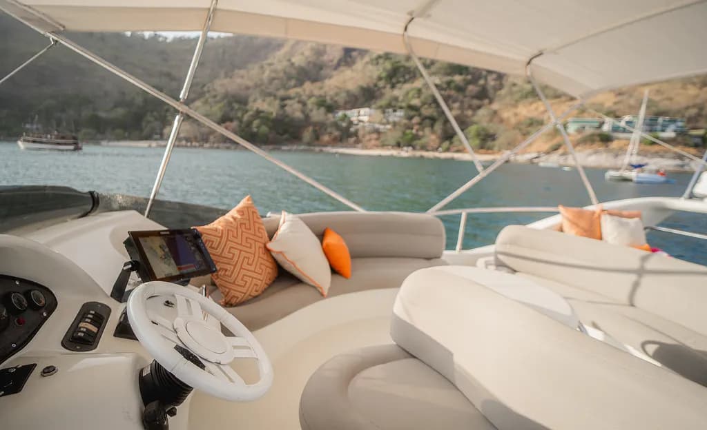 46ft Azimut Yacht - Image 6