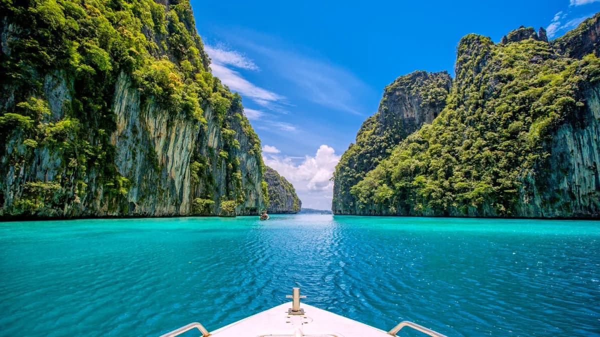 PHI PHI ISLANDS - BAMBOO TOUR