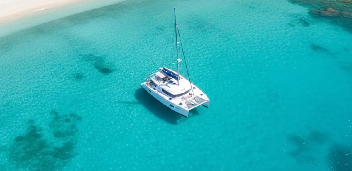 אוצרות נסתרים, מפרצים סודיים ליד פוקט