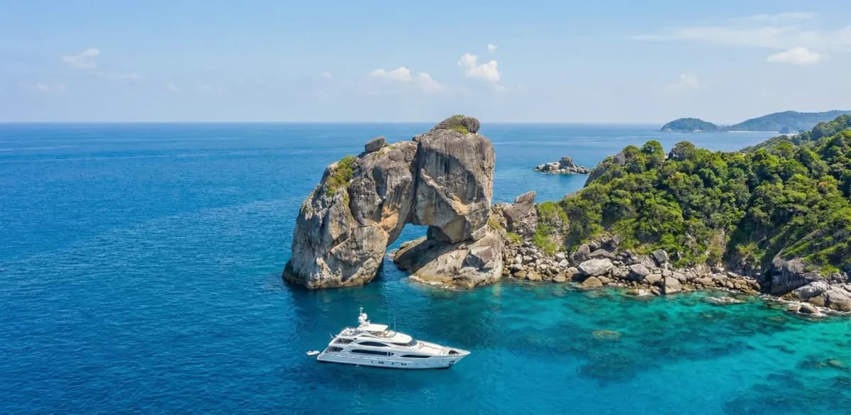 מפרץ פנג נגה שיעור אמן של אבן גיר