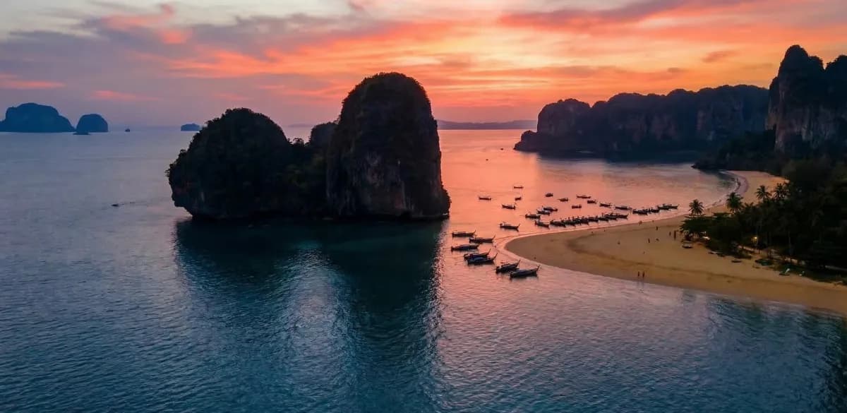 חוף ריילי ביקור בקראבי בסירה פרטית