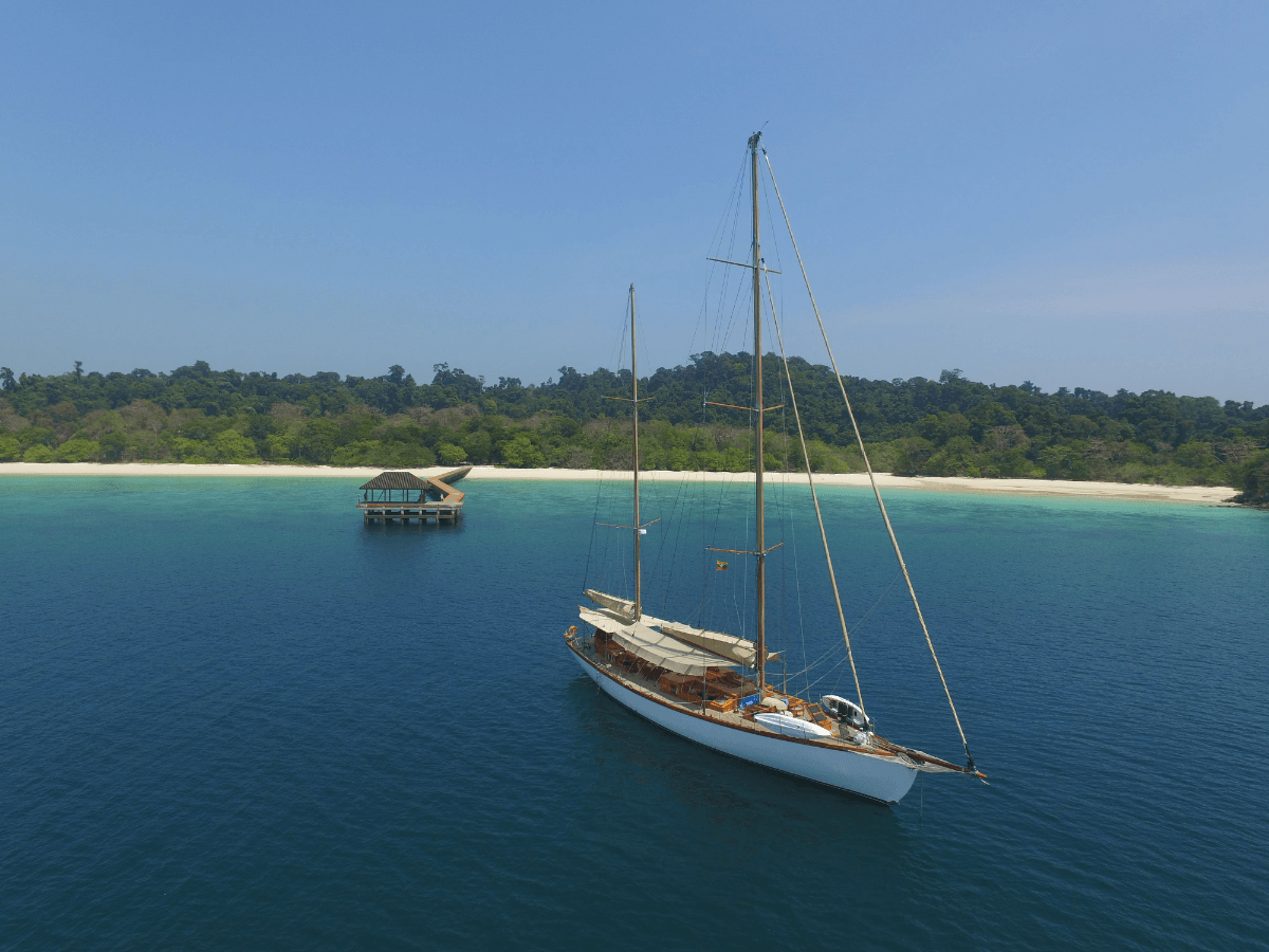 Aventure - Classic Ketch - 2