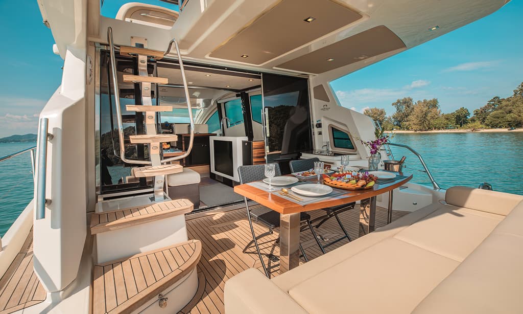 58ft Cranchi Yacht (Scenery)