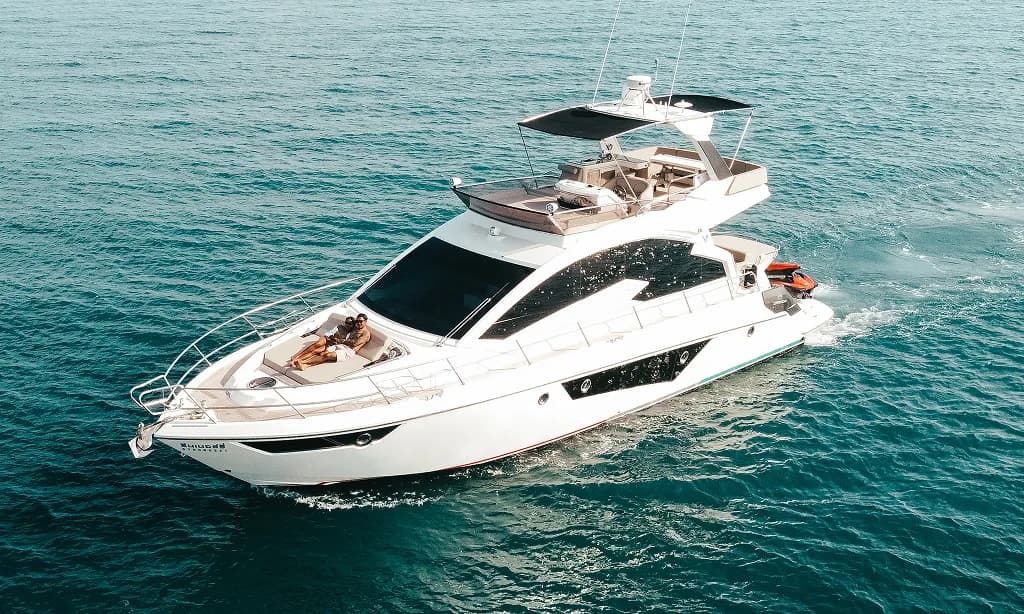 58ft Cranchi Yacht (Scenery)