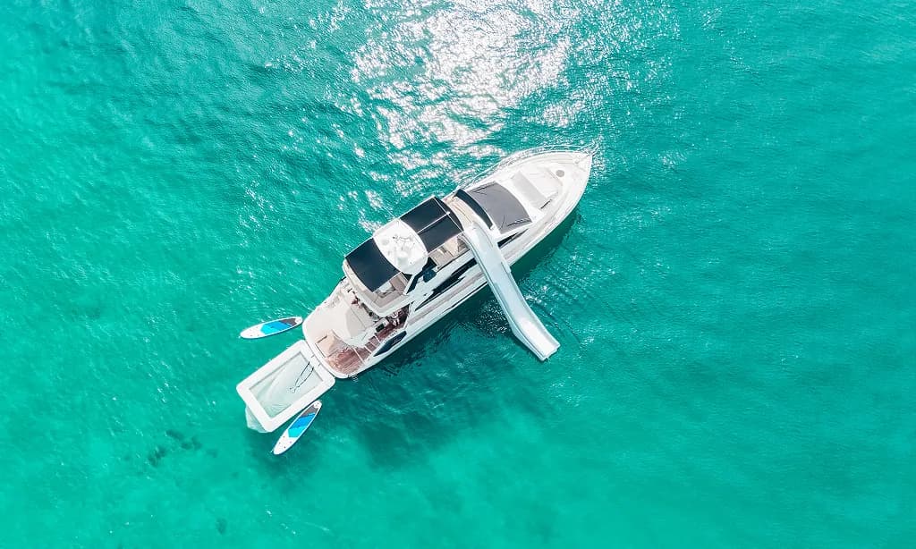 58ft Cranchi Yacht (Scenery)