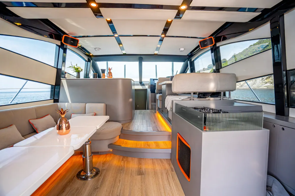 HYPE BOAT CLUB - סיור יום יוקרתי בסירה בפוקט ואי פי פי - 7