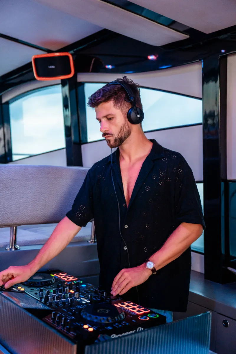 HYPE BOAT CLUB - סיור יום יוקרתי בסירה בפוקט ואי פי פי - 15