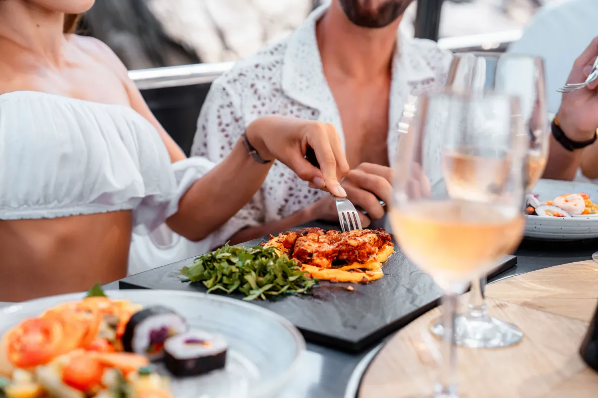 HYPE BOAT CLUB - סיור יום יוקרתי בסירה בפוקט ואי פי פי - 5